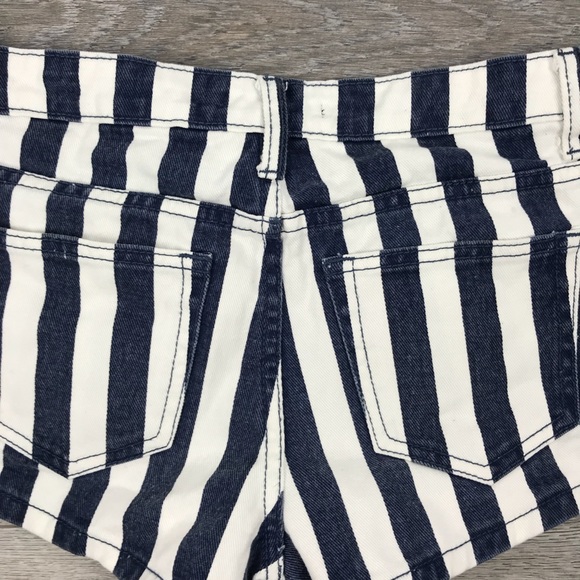 Forever 21 blue white stripe denim shorts - Picture 5 of 7